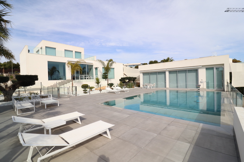 Villa in Dehesa de Campoamor - view 1