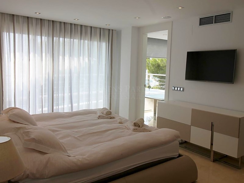 6 Bedrooms - Detached Villa in El Mascarat - Resale