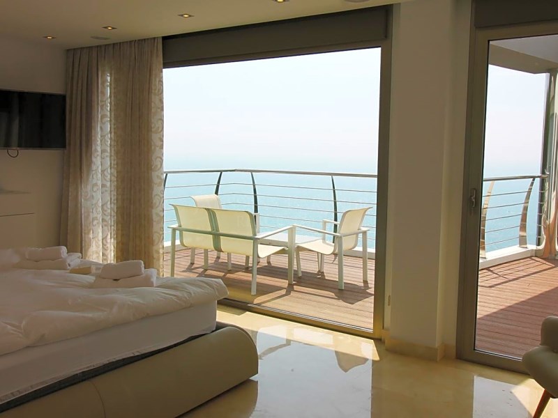 6 Bedrooms - Detached Villa in El Mascarat - Resale