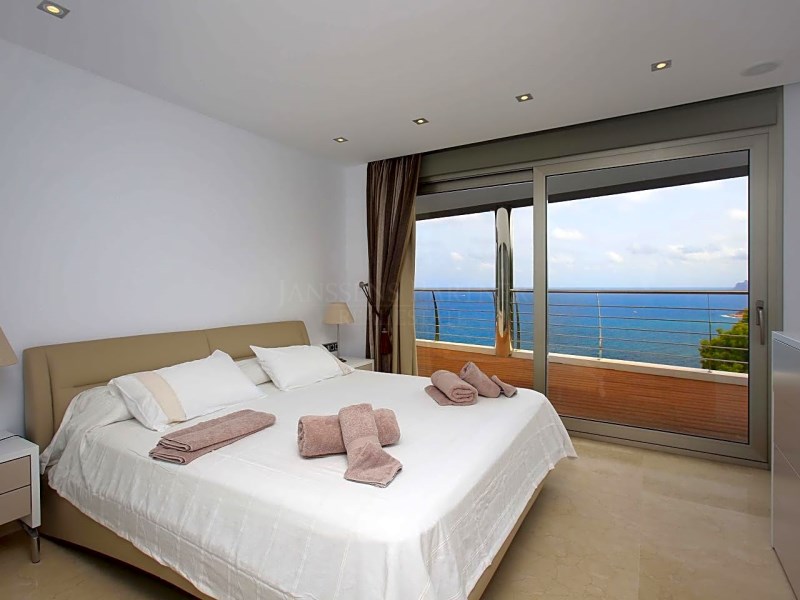 6 Bedrooms - Detached Villa in El Mascarat - Resale