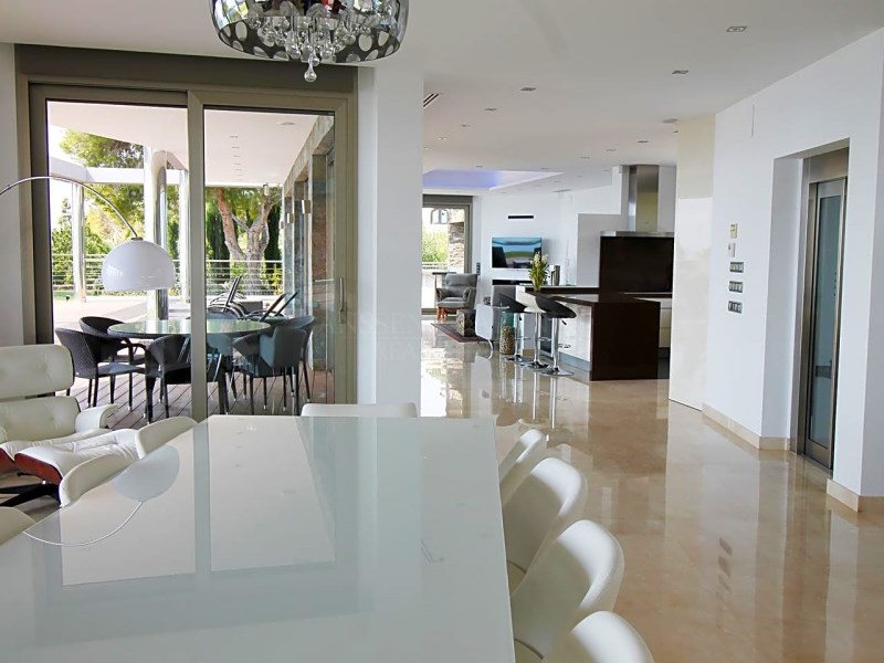 6 Bedrooms - Detached Villa in El Mascarat - Resale