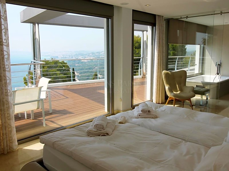 6 Bedrooms - Detached Villa in El Mascarat - Resale