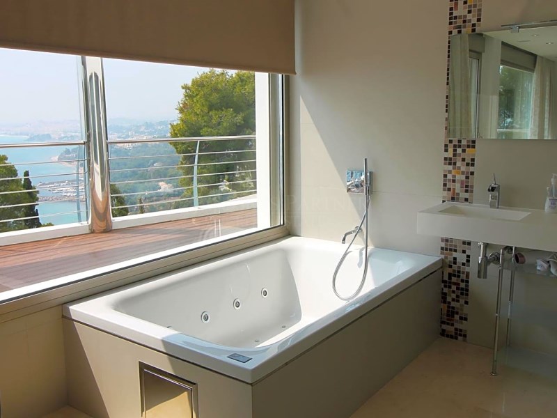 6 Bedrooms - Detached Villa in El Mascarat - Resale