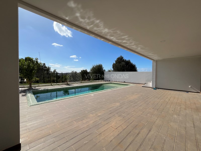 Villa in Mexilhoeira Grande - view 1