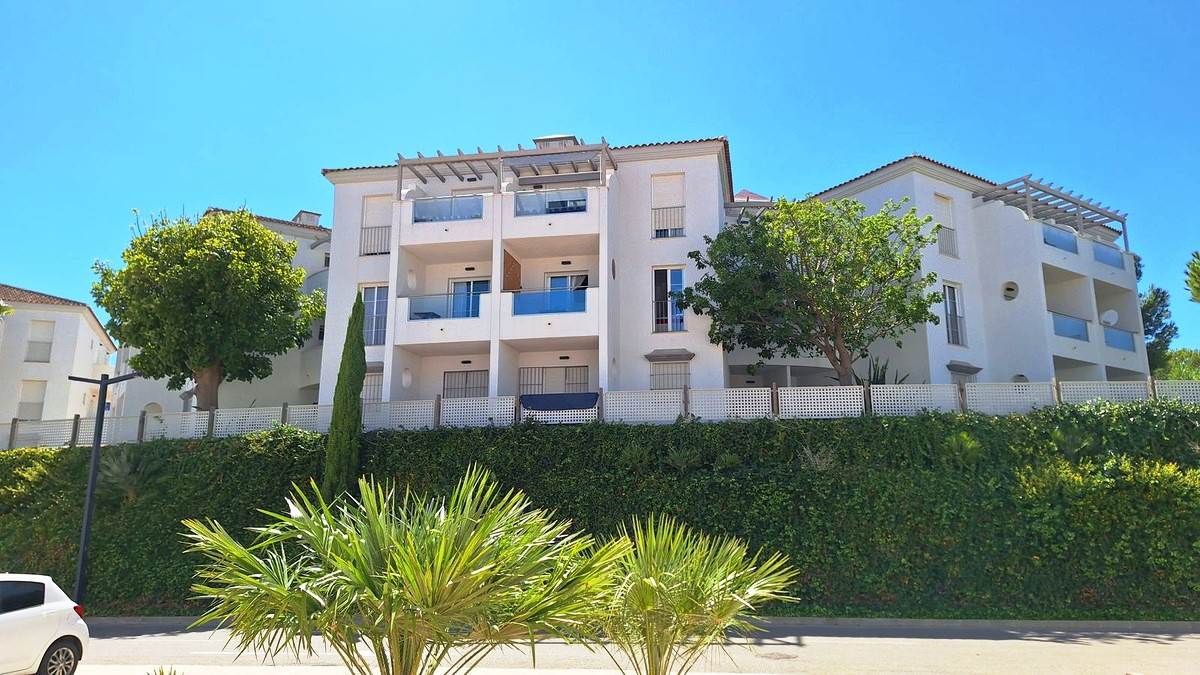 Apartment in La Duquesa - Image 3