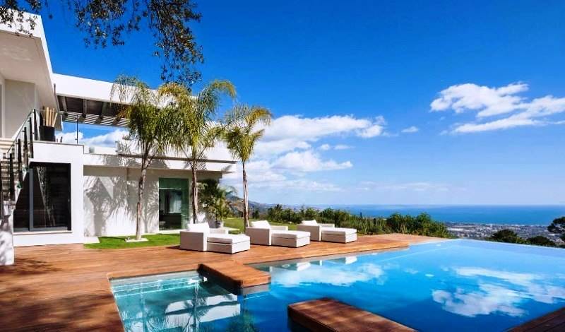 Villa in Marbella - view 1