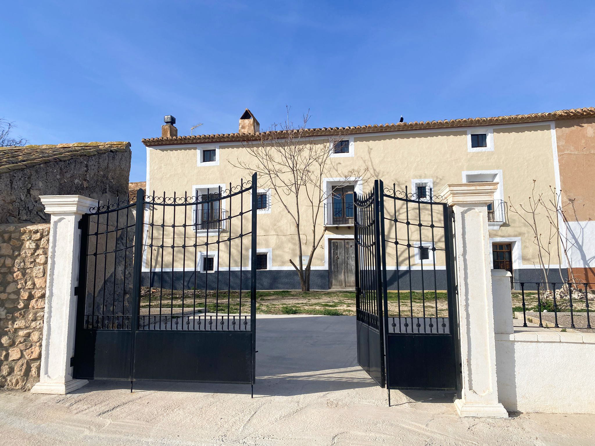 House in Venta de Micena - Image 3