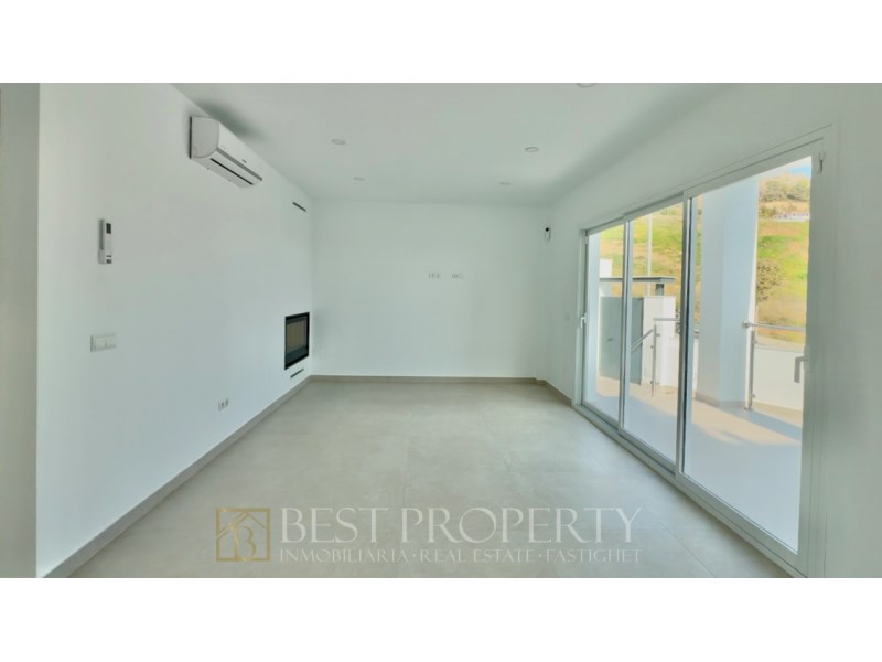 Brand new modern villa in Nerja 

This stunning villa, with contemporary design, - 8
