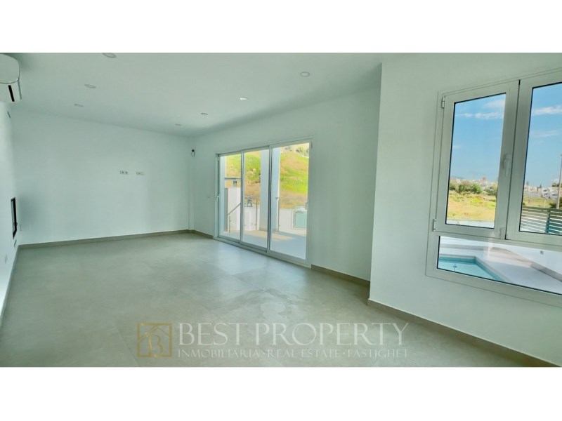 Brand new modern villa in Nerja 

This stunning villa, with contemporary design, - 10