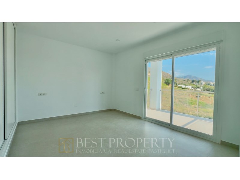 Brand new modern villa in Nerja 

This stunning villa, with contemporary design, - 18