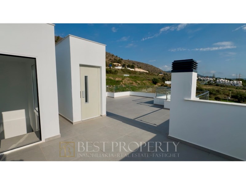 Brand new modern villa in Nerja 

This stunning villa, with contemporary design, - 27