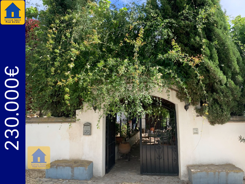 House in Baza - view 1