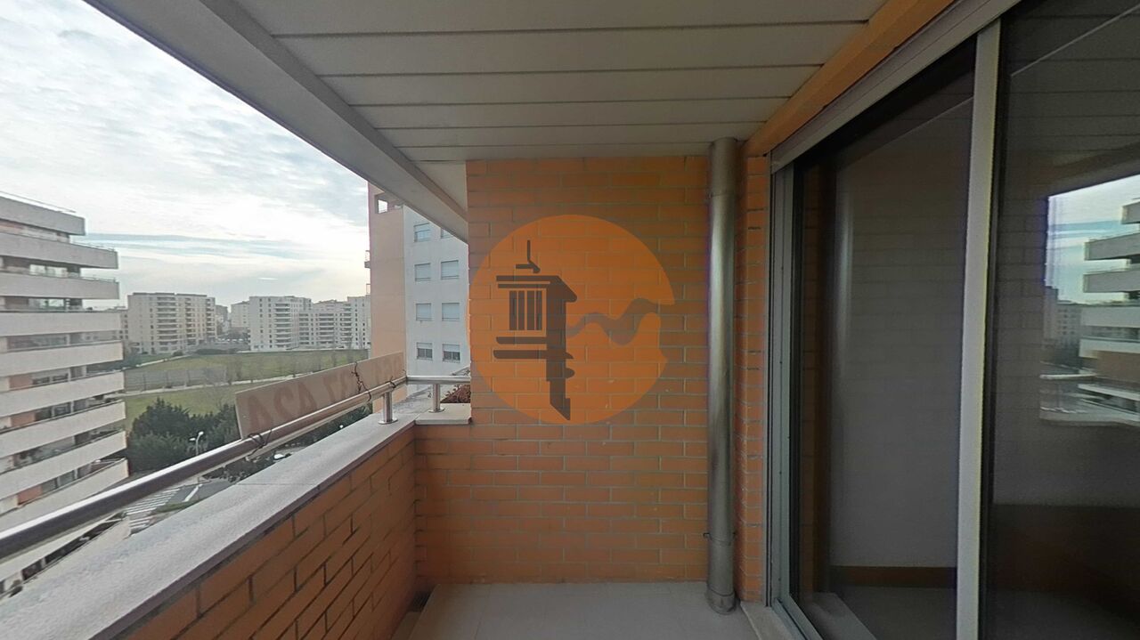 Apartment in Lisbon - Image 2