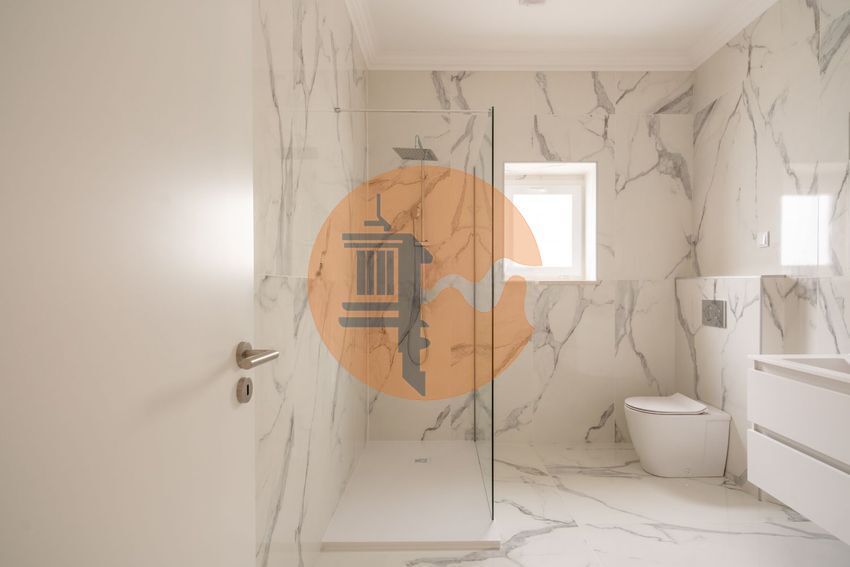 Apartment in Vila Real de Santo Antonio - Image 2