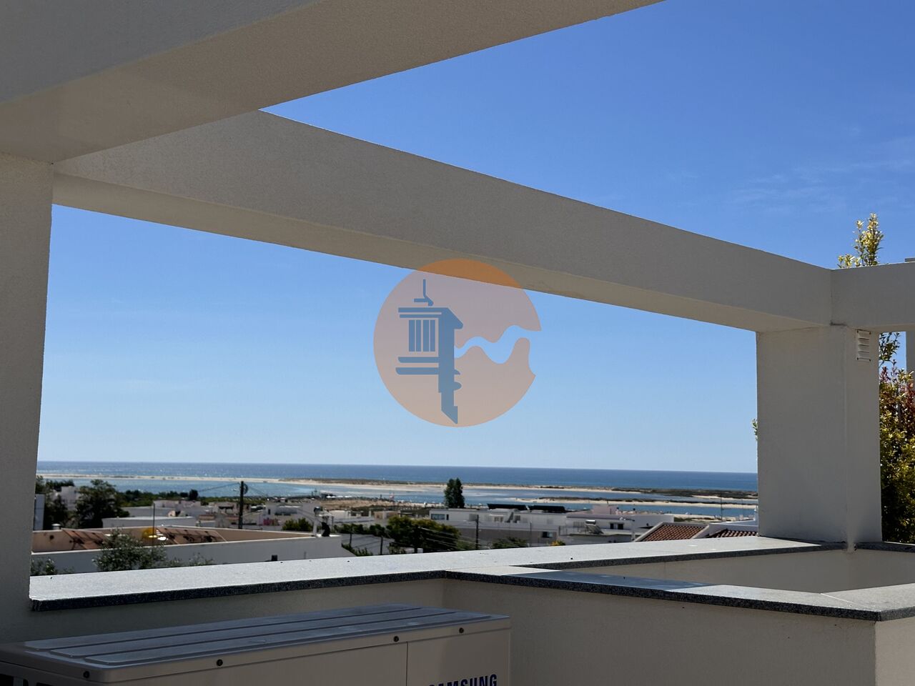 Villa in Fuzeta - view 1