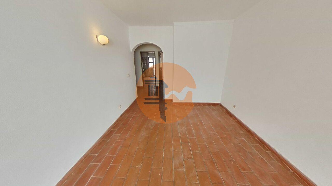 Apartment in Monte Gordo - Image 3