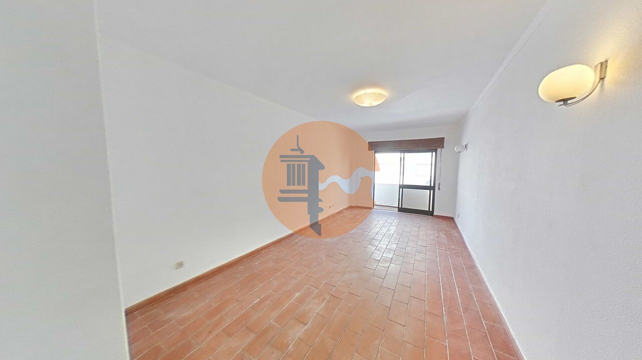 Apartment in Monte Gordo - Image 2