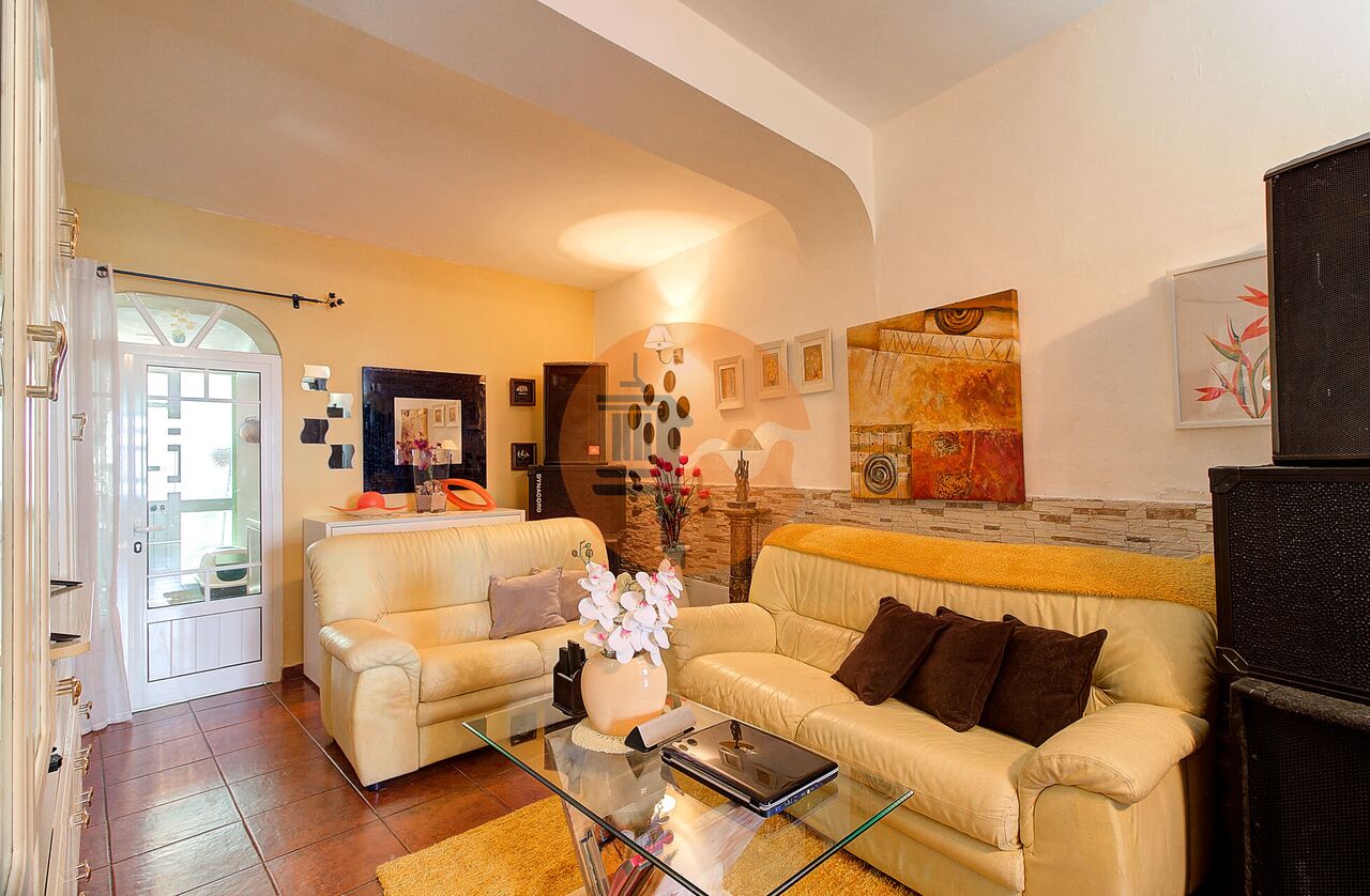 Villa in Conceicao - view 1