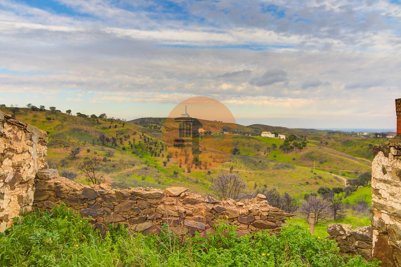 Villa in Conceicao - view 1