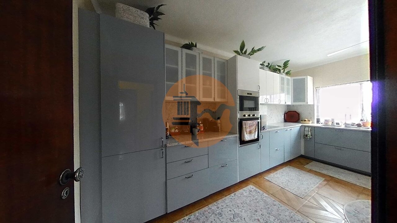 Villa in Quarteira - Image 2