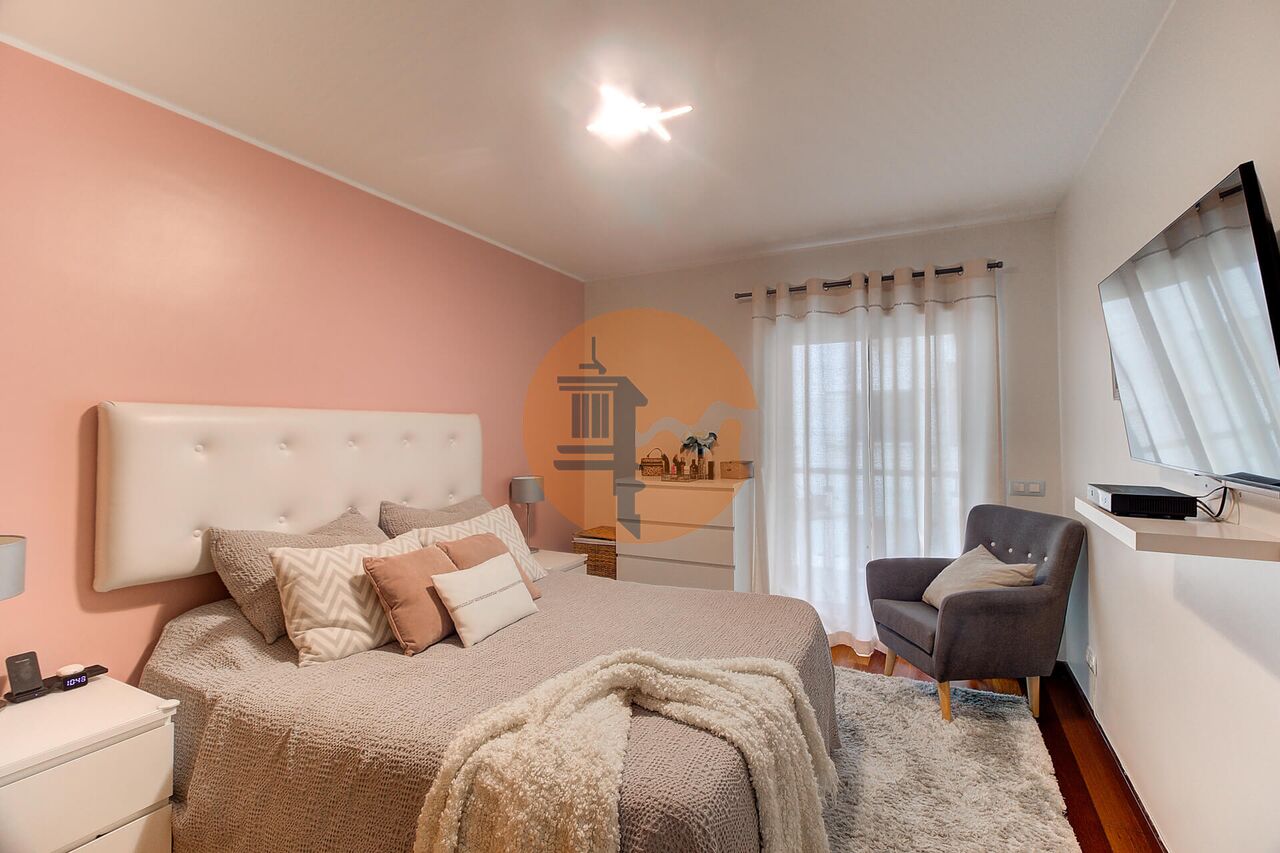 Apartment in Vila Real de Santo Antonio - Image 3