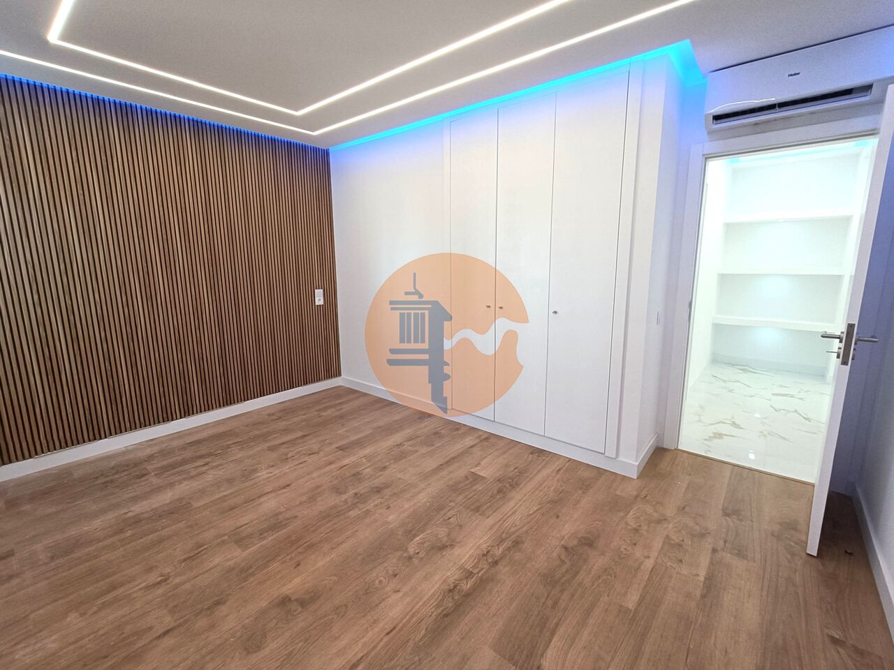 Apartment in Quarteira - Image 3