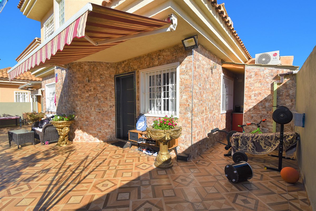 Villa in Residencia los Altos - Image 4