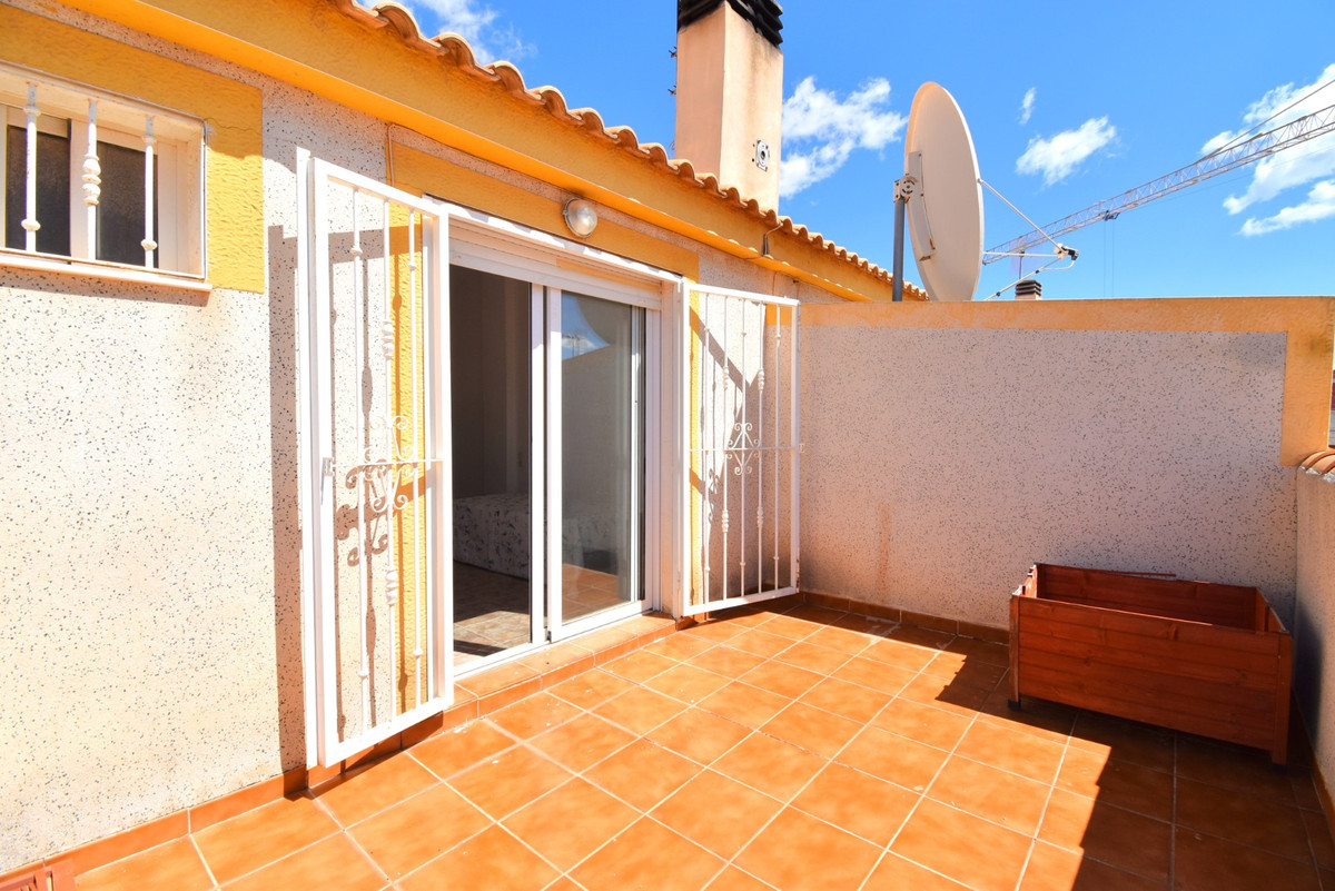 House in Urbanizacion los Balcones - Image 4