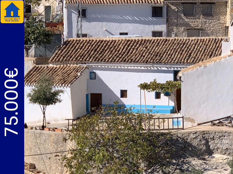 House in Huescar - view 1
