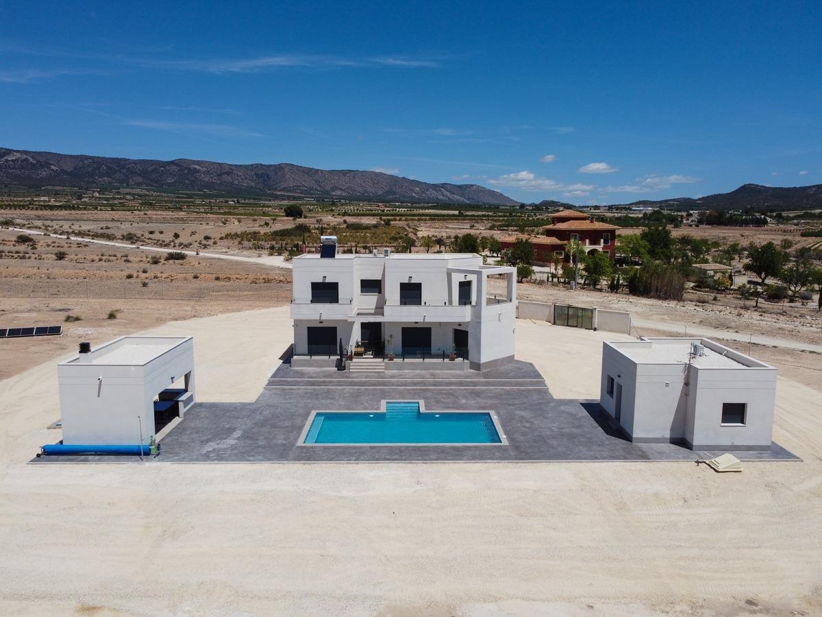 Detached Villa Pinoso Alicante inland Spain