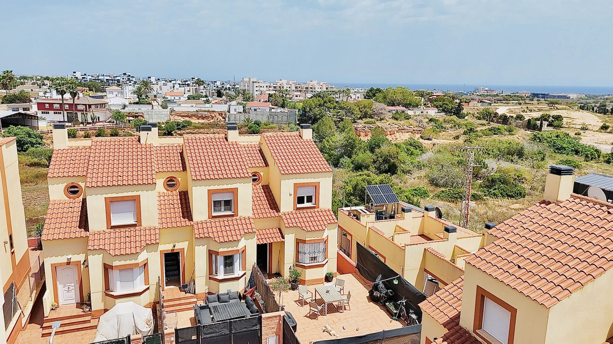 House in La Zenia - view 1