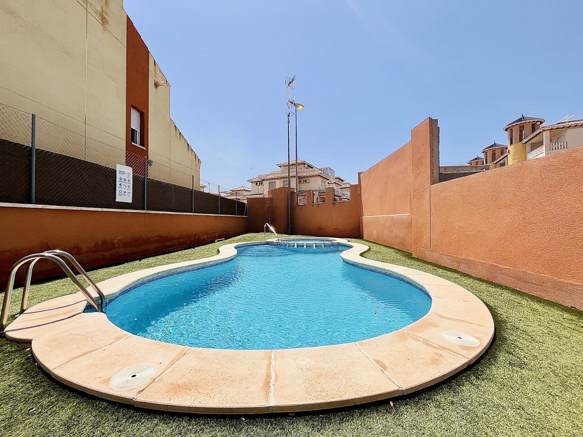 House in La Zenia - Image 4