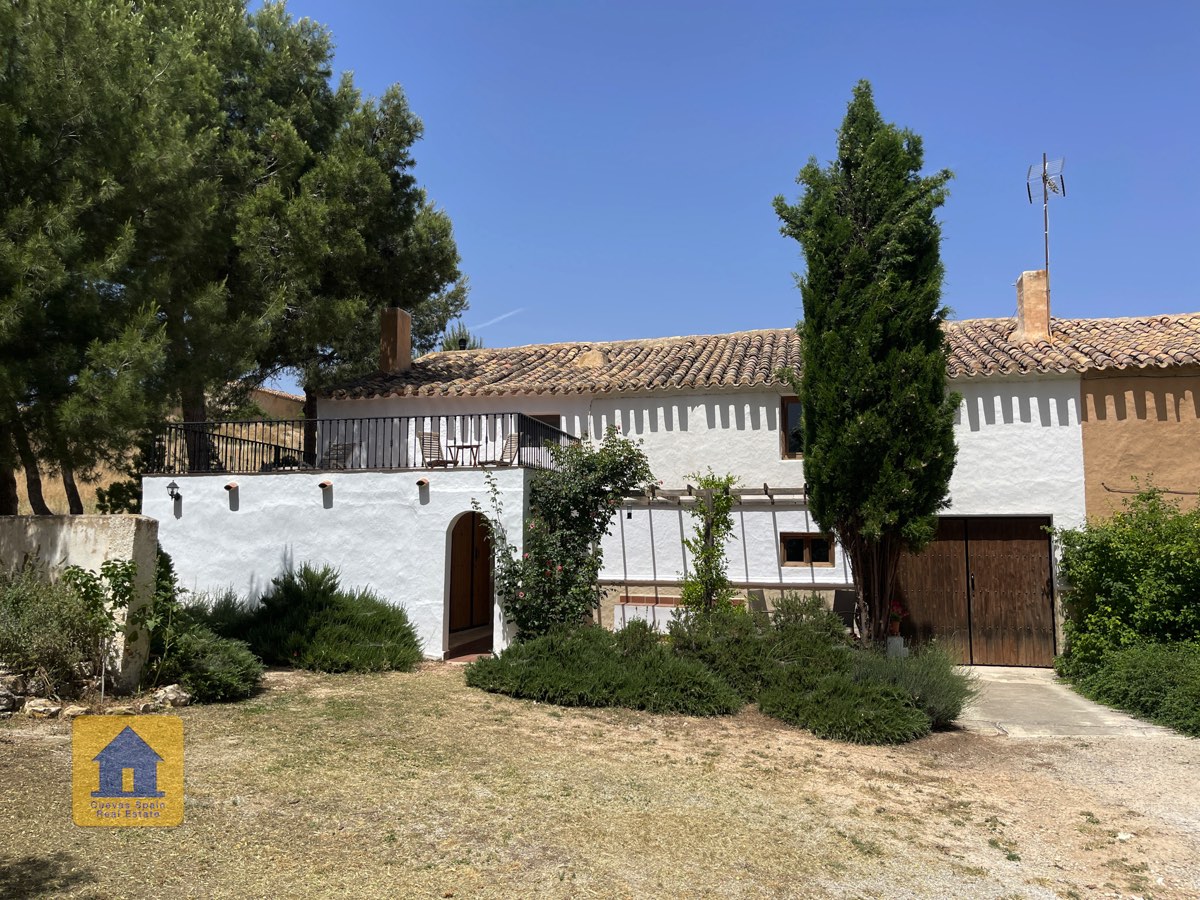 House in Venta de Micena - Image 3