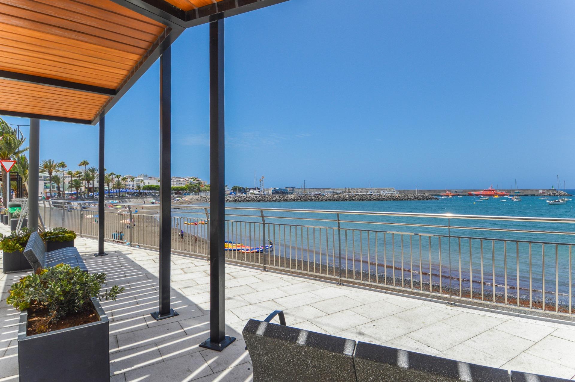 Apartment in Puerto de Mogan - Image 2