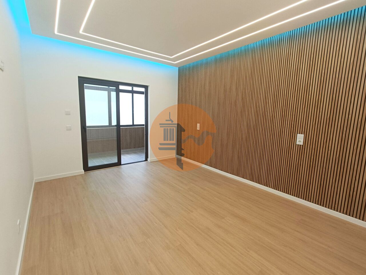 Apartment in Quarteira - Image 4