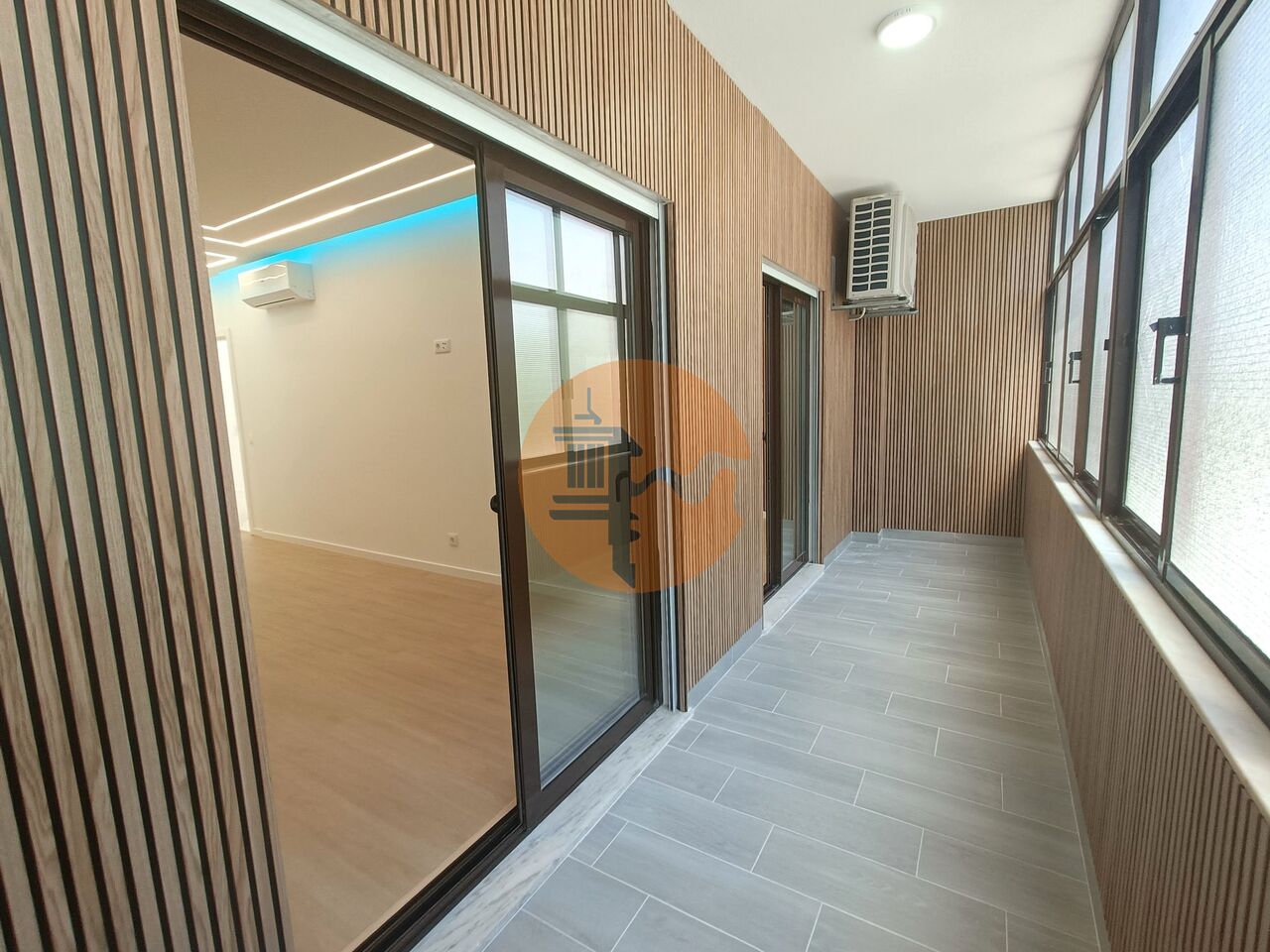 Apartment in Quarteira - Image 2