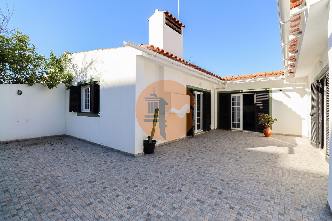 Villa in Monte Gordo - Image 2