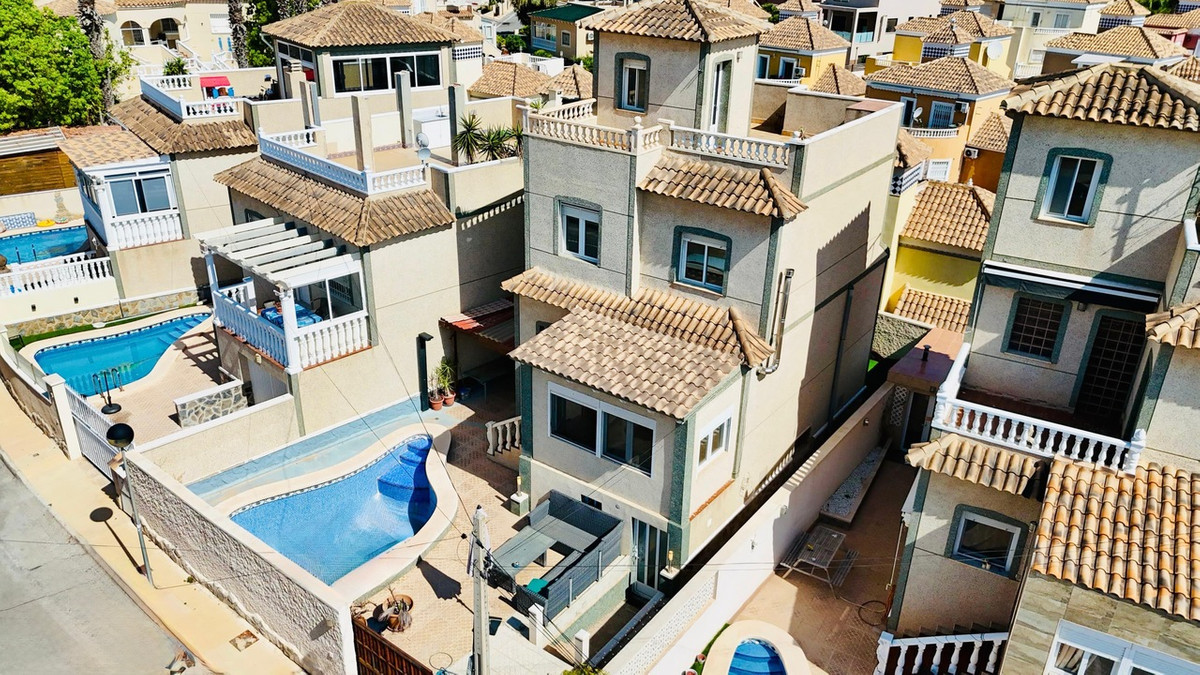 Villa in La Zenia - Image 2
