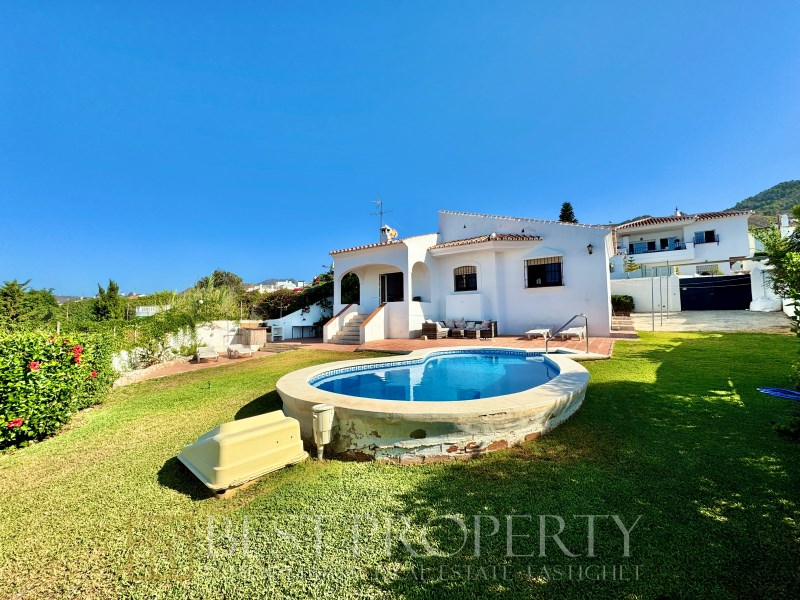 Private garden, own pool and panoramic views... All in one property: a villa for - 2