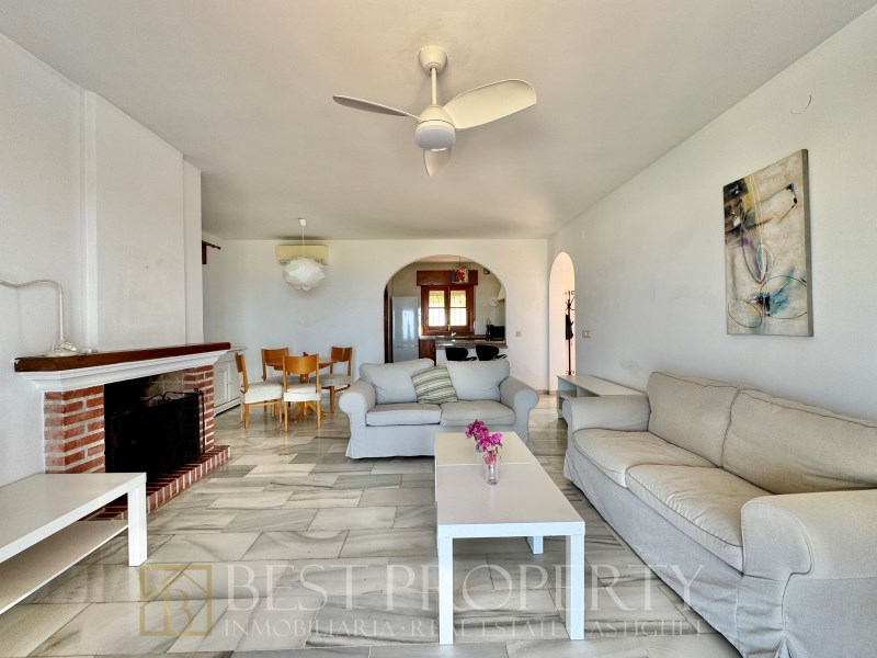 Private garden, own pool and panoramic views... All in one property: a villa for - 7