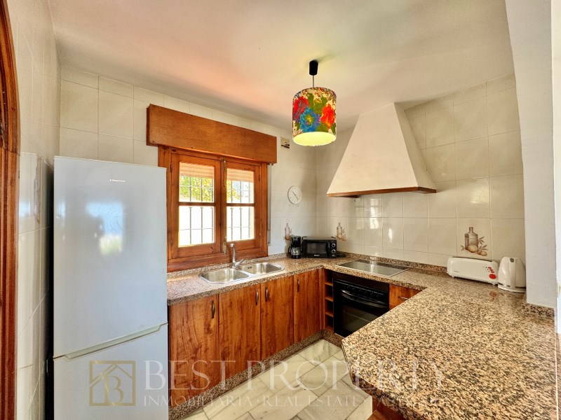 Private garden, own pool and panoramic views... All in one property: a villa for - 8