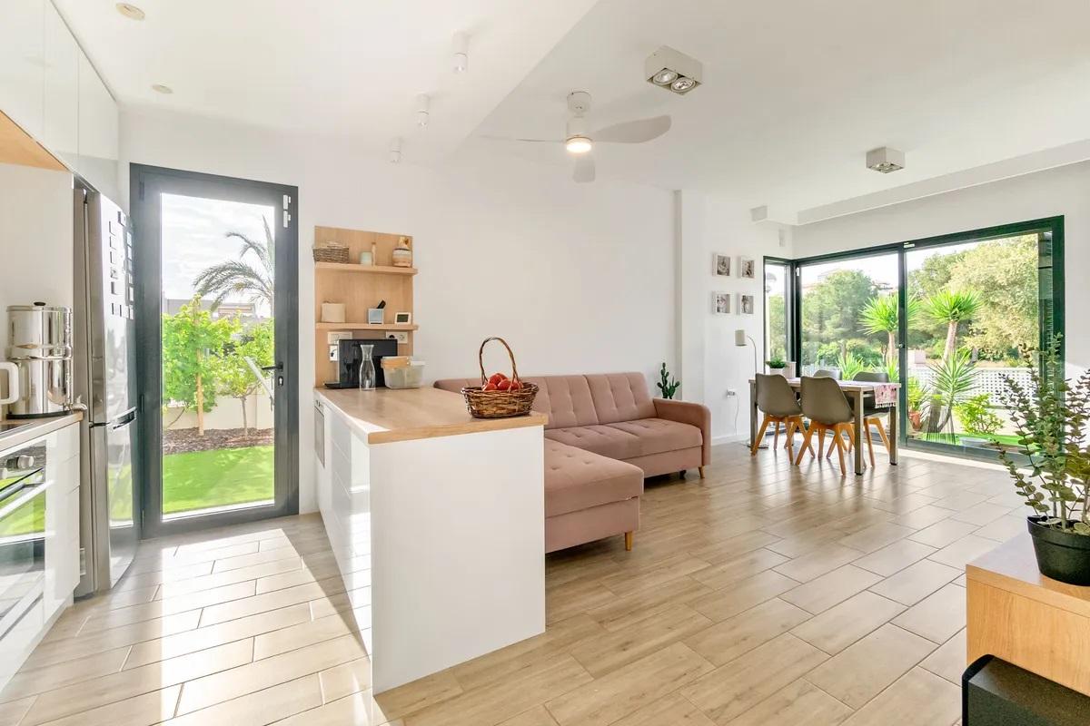 Villa in Urbanizacion los Balcones - Image 3