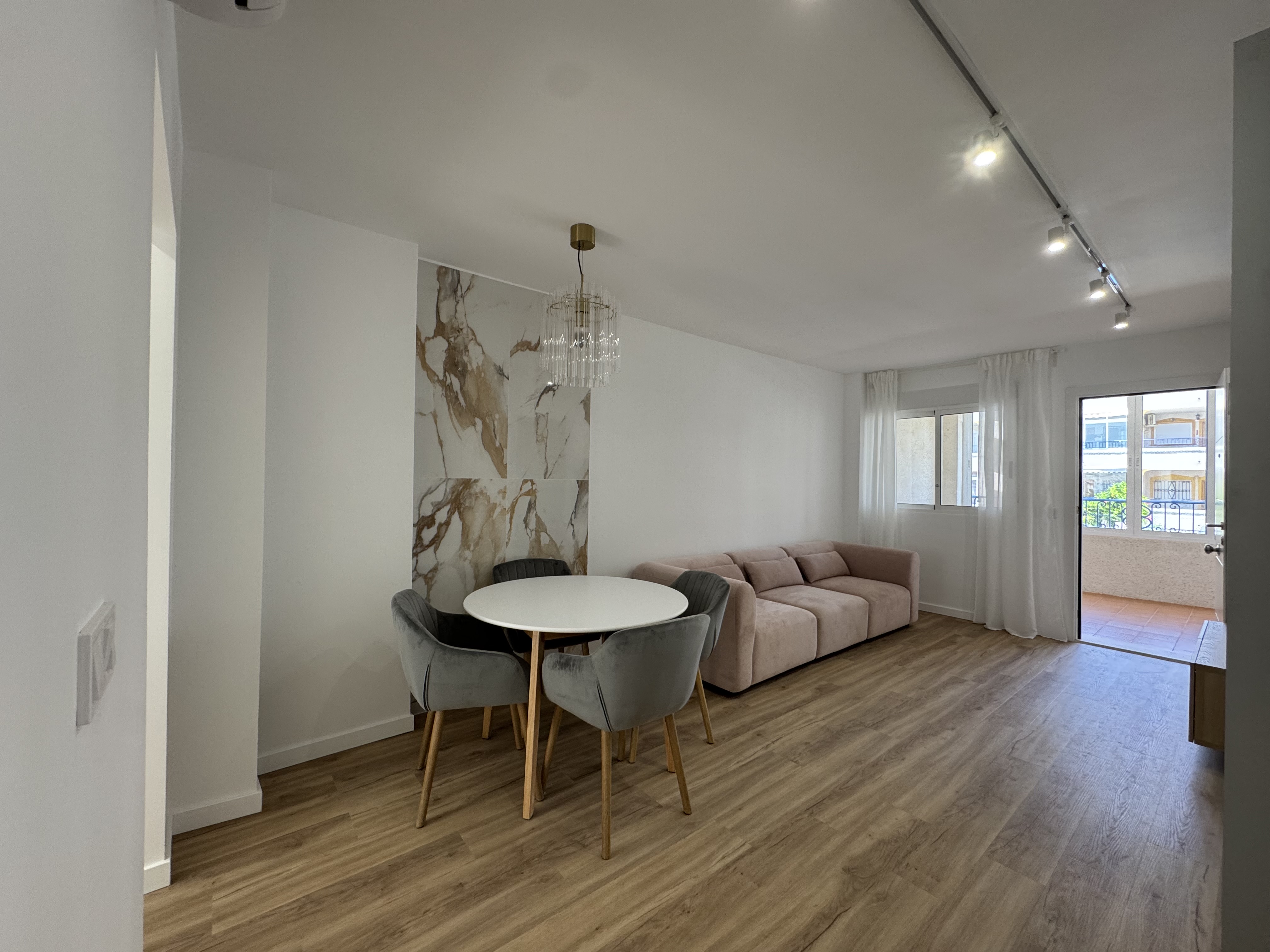 Apartment in Urbanizacion los Balcones - Image 3