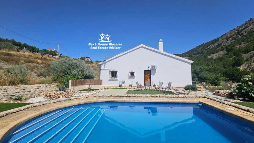 Landelijke woning Oria Almería binnenland Spanje