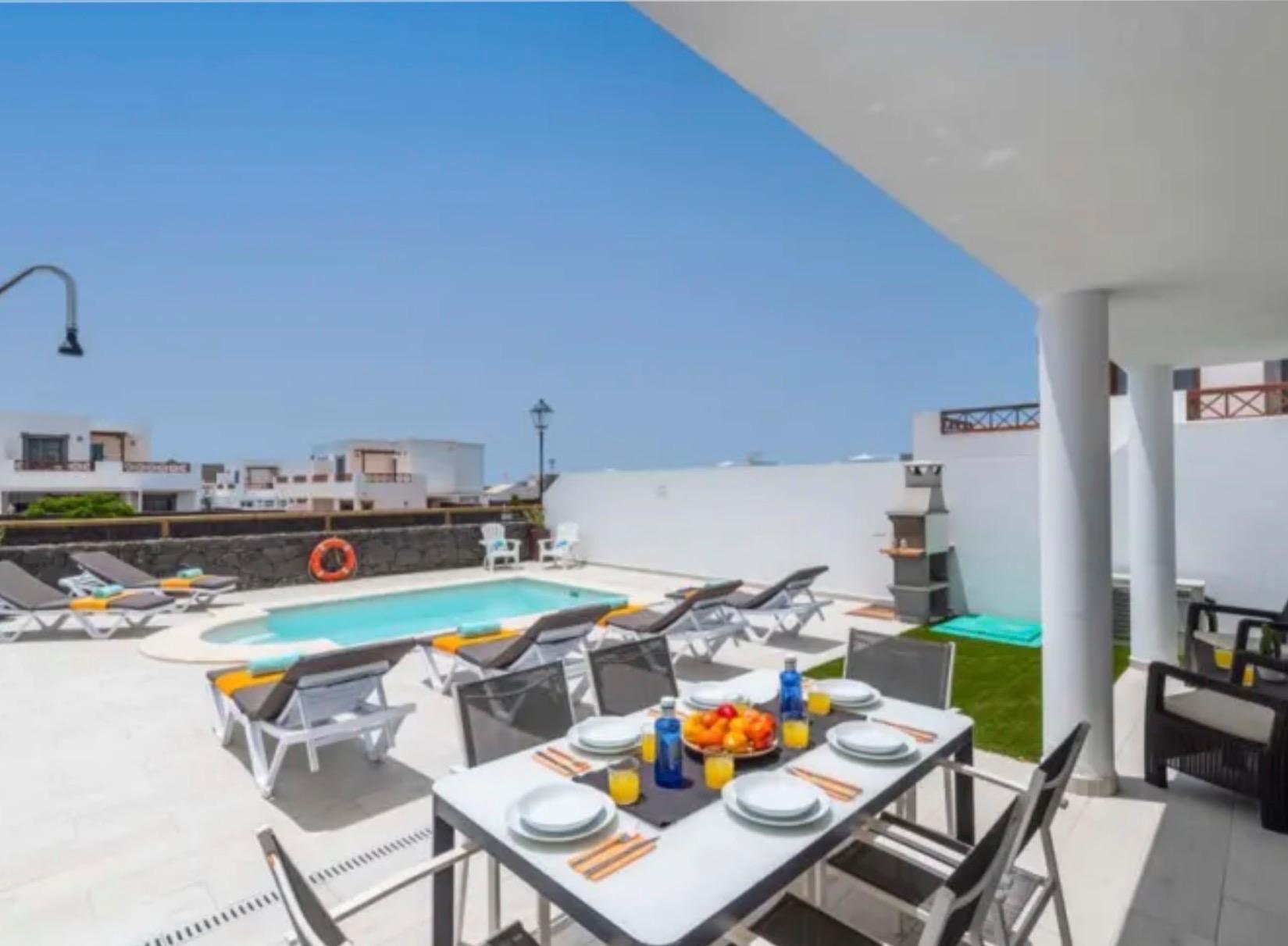 Villa in Provincia de Las Palmas - view 1