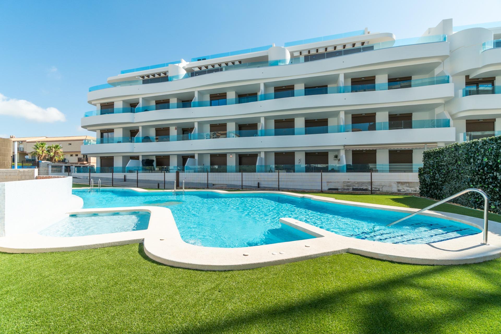 Apartment in Playa Flamenca - Image 4