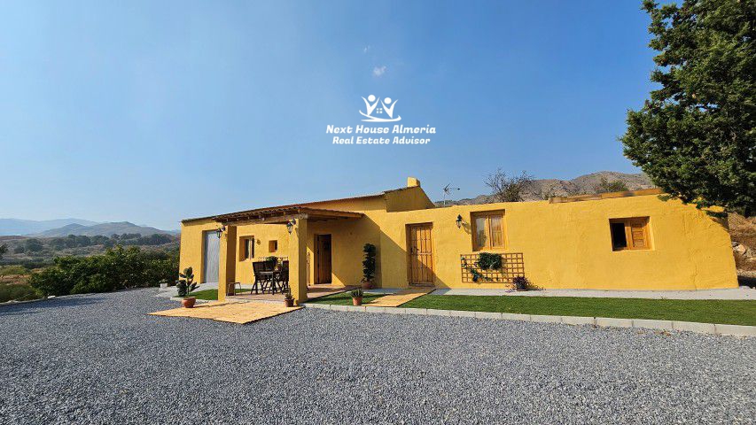 Landelijke woning Somontin Almería binnenland Spanje
