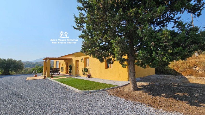 Landelijke woning Somontin Almería binnenland Spanje