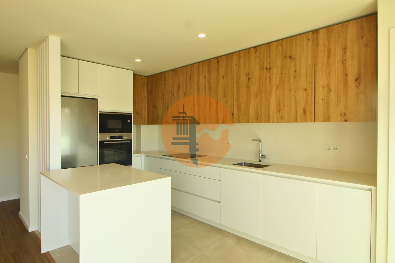 Apartment in Vila Real de Santo Antonio - Image 5