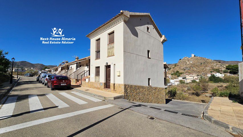 Rijwoning Lubrin Almería binnenland Spanje